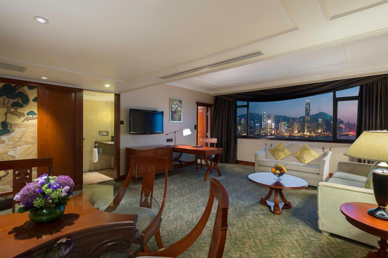 Marco Polo Hongkong Hotel Exterior photo A suite at the hotel